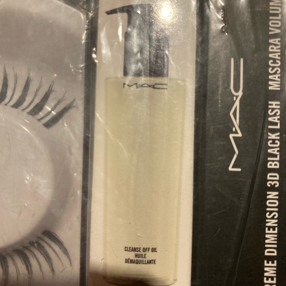 MAC Cosmetics - Picture 12 of 13